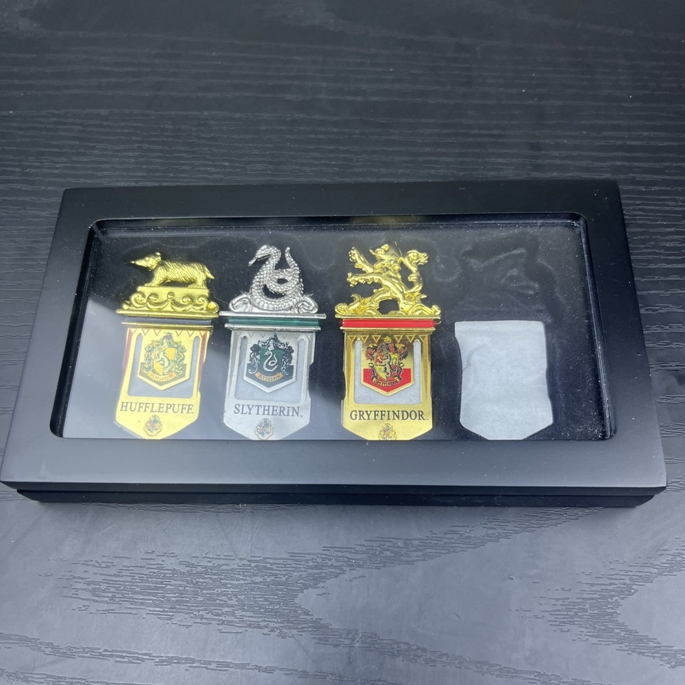 Harry Potter Hogwarts House Crest Bookmark Set Noble Collection Wood Display 3 P